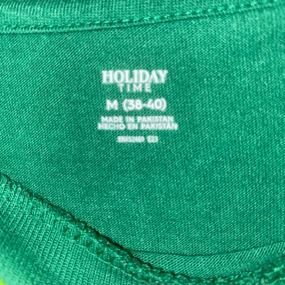 Men's Holiday Time Christmas Elf T-Shirt Green Red M - Picture 3 of 3